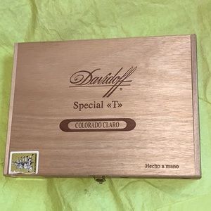 DAVIDOFF Cigar box